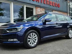 Blauw Gebruikt 2018 VW Passat Highline Stationwagen | € 16.950 (Eerlijke prijs)