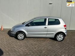 Grijs Gebruikt 2006 VW Fox Trendline Hatchback | € 1.750 (Iets duurder)