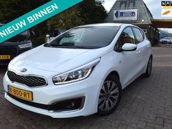Wit Gebruikt 2018 Kia Ceed Hatchback | € 10.445 (Eerlijke prijs)