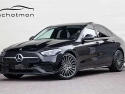 Zwart, metallic lak Gebruikt 2024 Mercedes C300 Premium Sedan | € 57.500 (Iets duurder)