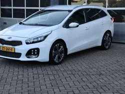 Wit, metallic lak Gebruikt 2018 Kia Ceed GT-Line Hatchback | € 13.950 (Eerlijke prijs)