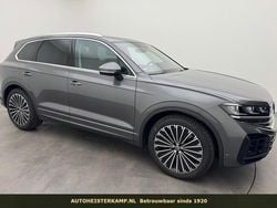 Grijs Gebruikt 2024 VW Touareg Elegance SUV | € 82.950 (Duur)