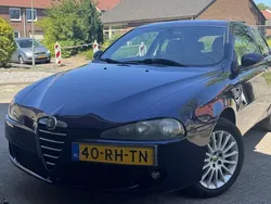 Blauw Gebruikt 2005 Alfa Romeo 147 Distinctive Hatchback | € 1.650 (Duur)