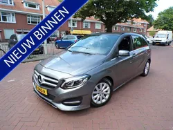 Grijs Gebruikt 2016 Mercedes B180 Ambition MPV | € 12.944 (Eerlijke prijs)