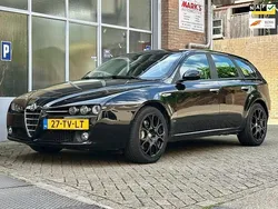 Zwart, metallic lak Gebruikt 2006 Alfa Romeo 159 Distinctive Stationwagen | € 7.495 (Eerlijke prijs)