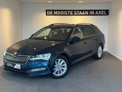 Blauw, metallic lak Gebruikt 2020 Skoda Superb Style Stationwagen | € 23.950 (Super prijs)