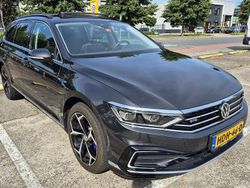 Grijs Gebruikt 2020 VW Passat GTE Stationwagen | € 24.950 (Eerlijke prijs)