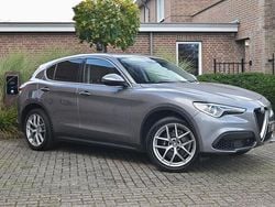 Grijs Gebruikt 2017 Alfa Romeo Stelvio Super SUV | € 23.950 (Eerlijke prijs)
