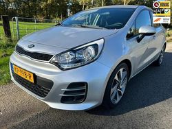 Grijs Gebruikt 2016 Kia Rio Hatchback | € 9.950 (Eerlijke prijs)