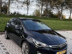 Zwart Gebruikt 2016 Opel Astra Innovation Hatchback | € 9.995 (Goede deal)