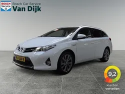 Wit Gebruikt 2013 Toyota Auris Executive Stationwagen | € 9.880 (Goede deal)