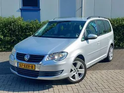 Grijs Gebruikt 2010 VW Touran Highline MPV | € 6.950 (Eerlijke prijs)