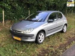 Grijs Gebruikt 2003 Peugeot 206 Hatchback | € 1.350 (Eerlijke prijs)