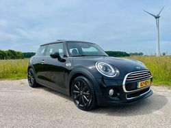 Zwart (metallic) Gebruikt 2017 Mini Cooper Hatchback | € 12.490 (Goede deal)
