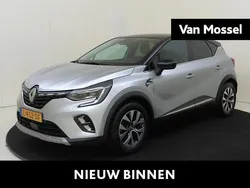 Twotone gris highland / noir Gebruikt 2021 Renault Captur Intens SUV | € 18.440 (Eerlijke prijs)