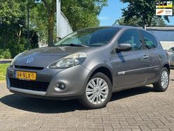 Grijs Gebruikt 2010 Renault Clio II Collection Hatchback | € 3.150 (Eerlijke prijs)
