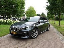 Grijs Gebruikt 2021 BMW 118 Executive Hatchback | € 25.950 (Duur)
