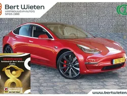 Rood Gebruikt 2019 Tesla Model 3 Performance Sedan | € 23.795 (Eerlijke prijs)
