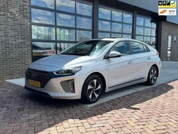 Grijs Gebruikt 2017 Hyundai Ioniq Premium Sedan | € 11.975 (Goede deal)