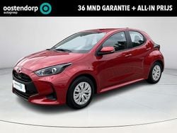 Rood Gebruikt 2022 Toyota Yaris Hybrid Business Edition Hatchback | € 19.950 (Eerlijke prijs)