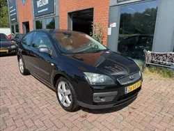Zwart Gebruikt 2006 Ford Focus Futura Hatchback | € 1.350