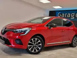 Rood Gebruikt 2019 Renault Clio IV Intens Sedan | € 15.990