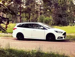 Wit Gebruikt 2015 Ford Focus ST Stationwagen | € 12.500 (Super prijs)