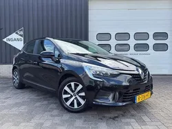 Zwart Gebruikt 2022 Renault Clio V Equilibre Hatchback | € 13.750 (Eerlijke prijs)