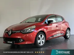 Rouge flamme (nnp) Gebruikt 2015 Renault Clio IV Expression Hatchback | € 7.950 (Eerlijke prijs)