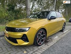 Geel Gebruikt 2022 Opel Astra Elegance Hatchback | € 24.750