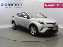 Grijs, metallic lak Gebruikt 2017 Toyota C-HR SUV | € 15.845 (Eerlijke prijs)