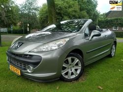 Grijs Gebruikt 2008 Peugeot 207 CC Cabriolet | € 2.699 (Eerlijke prijs)