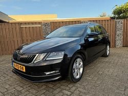 Zwart Gebruikt 2018 Skoda Octavia Style Stationwagen | € 16.950 (Eerlijke prijs)