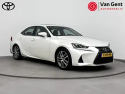 Wit Gebruikt 2019 Lexus IS300h Business Edition Sedan | € 27.999 (Eerlijke prijs)