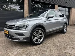 Grijs, metallic lak Gebruikt 2020 VW Tiguan Allspace Highline SUV | € 27.950 (Super prijs)