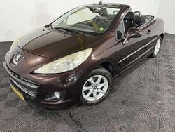 Bruin Gebruikt 2012 Peugeot 207 CC Cabriolet | € 3.300 (Goede deal)