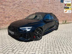 Zwart, metallic lak Gebruikt 2023 Audi RS3 Performance Hatchback | € 82.490 (Duur)