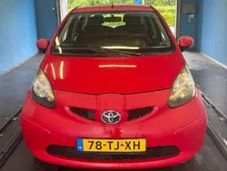 Rood Gebruikt 2006 Toyota Aygo Hatchback | € 2.000 (Eerlijke prijs)
