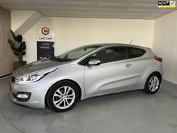 Grijs, metallic lak Gebruikt 2015 Kia Ceed Hatchback | € 6.500
