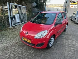 Rood Gebruikt 2009 Renault Twingo Authentique Hatchback | € 2.249 (Eerlijke prijs)