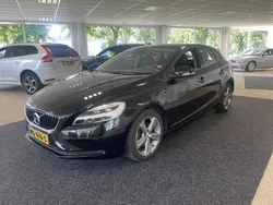 Zwart Gebruikt 2017 Volvo V40 Stationwagen | € 17.250 (Eerlijke prijs)