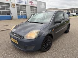 Grijs Gebruikt 2007 Ford Fiesta Style Hatchback | € 850 (Goede deal)