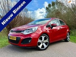 Rood Gebruikt 2014 Kia Rio Air Hatchback | € 10.950 (Goede deal)
