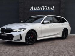 Wit Gebruikt 2024 BMW 330e M Sport Stationwagen | € 51.945 (Eerlijke prijs)