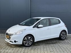 Wit Gebruikt 2014 Peugeot 208 Access Hatchback | € 4.850 (Goede deal)