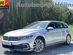 Zilver, metallic lak Gebruikt 2020 VW Passat Business Stationwagen | € 24.445 (Eerlijke prijs)