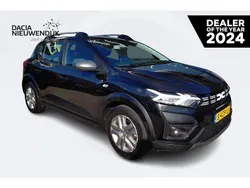 Noir nacre 676 Gebruikt 2023 Dacia Sandero Expression Hatchback | € 16.995 (Eerlijke prijs)