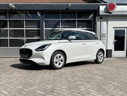 Wit Gebruikt 2024 Suzuki Swift Style Hatchback | € 23.750 (Eerlijke prijs)