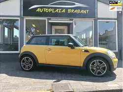 Geel Gebruikt 2007 Mini Cooper Hatchback | € 2.699