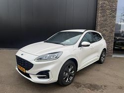Wit (metallic) Gebruikt 2022 Ford Kuga ST-Line X SUV | € 27.200 (Eerlijke prijs)